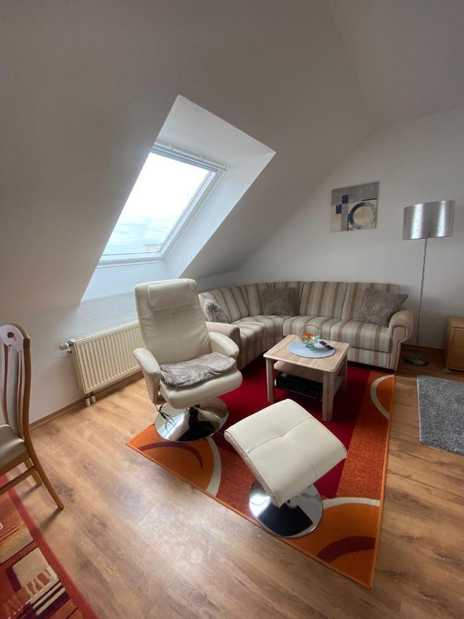 Halle  Dachgeschoss Apartment Mit Ausblick מראה חיצוני תמונה